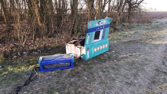 Polizeipräsidium Südosthessen: POL-OF: Fahrausweisautomaten gestohlen und angezündet