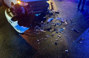 Polizei Duisburg: POL-DU: Beeck: Kollision im Kreuzungsbereich - Zwei Verletzte