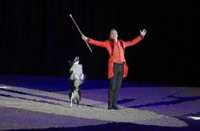 DOGLIVE: DOGLIVE-Gala 2024: TV-bekannte Hundestars und Bühnenabschied von Supertalent-Siegerhund Falco