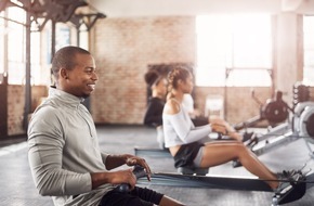 FitX: United let’s move 2025: Bewegung für alle – Fitnessstudios öffnen deutschlandweit ihre Türen