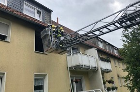 Feuerwehr Ahlen: FW-WAF: Ausgedehnter Zimmerbrand