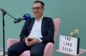 Baden-Württemberg wählt – Radio Regenbogen interviewt alle Spitzenkandidaten im „rosa Schaukelstuhl“