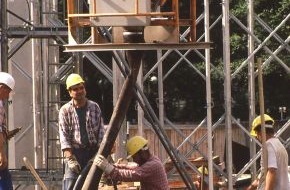 BG BAU Berufsgenossenschaft der Bauwirtschaft: Weniger Arbeitsunfälle am Bau (mit Bild)