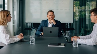 Leadmagneten GmbH & Co. KG: Preisverfall bei PV-Anlagen und steigende Erwartungen der Kunden &ndash; was das f&uuml;r den Vertrieb bedeutet