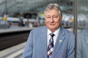 EVG Eisenbahn- und Verkehrsgewerkschaft: EVG-Chef Burkert fordert von der DB AG 5.500 Azubis für 2024