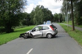 Polizeiinspektion Oldenburg-Stadt / Ammerland: POL-OL: +++ Autofahrer nach Baumunfall schwer verletzt +++