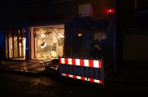 Kreispolizeibehörde Rhein-Kreis Neuss: POL-NE: Mehrere Personen in dunklem Fahrzeug nach Geldautomatensprengung flüchtig - Polizei hat Ermittlungen aufgenommen