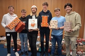 Provinzial Holding AG: Mitarbeiterinnen und Mitarbeiter der Provinzial Versicherung erf&uuml;llen 144 Weihnachtsw&uuml;nsche