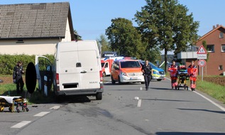 Polizei Minden-Lübbecke: POL-MI: Zwei Fahrzeuge kollidieren im Kreuzungsbereich - ein Schwerverletzter