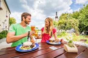 Tourismuszentrum Oberpfälzer Wald: Wandern zum Wirtshaus / Genusstouren im Oberpfälzer Wald sorgen für typisch bayerische Glücksmomente