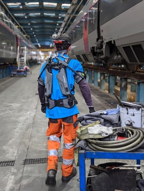Exoskeletons for industry and logistics: Ottobock presents innovations at the Hannover Messe trade show