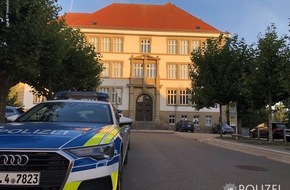 Polizeipräsidium Westpfalz: POL-PPWP: Schulwegkontrollen und erster Schulwegunfall des neuen Schuljahres
