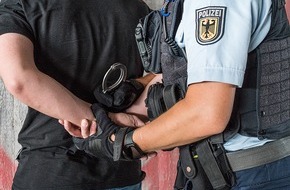 Bundespolizeidirektion Sankt Augustin: BPOL NRW: Festnahmen durch Bundespolizei wegen exhibitionistischer Handlungen und wegen Diebstahls mit Waffen