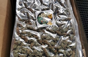 Hauptzollamt Magdeburg: HZA-MD: 125 kg Marihuana versteckt zwischen Olivengläsern / Geruch lässt Rauschgiftschmuggel auf der A 9 auffliegen