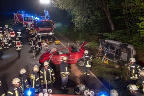 FW-OE: Tragischer Verkehrsunfall - ein Toter, drei Schwerverletzte