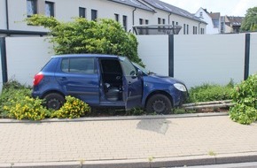 Polizei Mettmann: POL-ME: Trunkenheitsfahrt endet mit spektakulärem Unfall - Velbert - 2107133