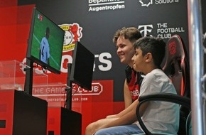 Bayer Vital GmbH: "Fit for Gaming - Gesundes zocken, aber wie?"- Kinder der Arche lernen und spielen mit Profi-Gamern