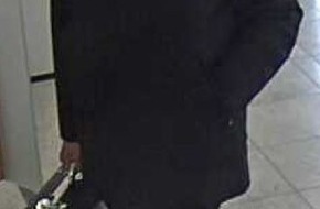 Polizeipräsidium Freiburg: POL-FR: Waldkirch: +++ 4. Meldung zu "Banküberfall in der Damenstraße - Unbekannter flüchtet ohne Beute"  - Bild der Überwachungskamera +++