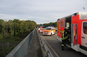 Feuerwehr Mülheim an der Ruhr: FW-MH: A40: Verkehrsunfall mit 2 verletzten Personen
