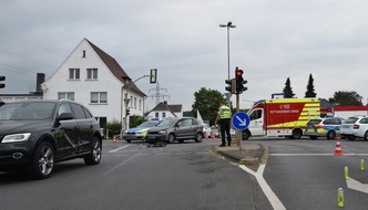 Kreispolizeibehörde Herford: POL-HF: Verkehrsunfall mit Verletzten - 
Rote Ampel überfahren