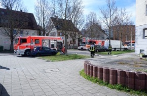 Feuerwehr Stuttgart: FW Stuttgart: Nachbar löscht Küchenbrand