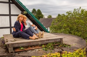 ZDF: "Zwei mitten im Leben" /  Mariele Millowitsch und Johanna Gastdorf in ZDF-Komödie (FOTO)