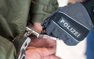 Bundespolizeidirektion Sankt Augustin: BPOL NRW: Bundespolizei entlarvt Straftäter mit falscher Identität - Mann wurde mit 2 Haftbefehlen gesucht
