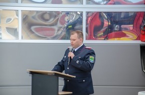 Kreisfeuerwehrverband Rendsburg-Eckernförde: FW-RD: Feuerwehr Bordesholm stellt neues TLF 3000 in Dienst