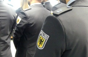 Bundespolizeidirektion Sankt Augustin: BPOL NRW: Verstärkung bei der Bundespolizei am Flughafen Düsseldorf - 27 neue Bundespolizistinnen und Bundespolizisten vereidigt