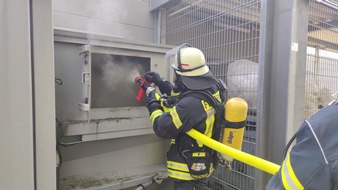 Freiwillige Feuerwehr Celle: FW Celle: Brennt Papierpresse in Groß Hehlen