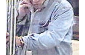 Polizei Düsseldorf: POL-D: Diebstahl bei Kö-Juwelier - Polizei sucht Tatverdächtigen mit Bild aus einer Überwachungskamera