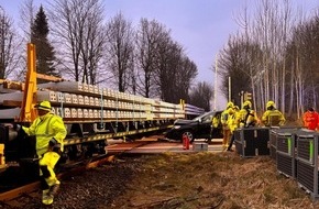 Bundespolizeiinspektion Flensburg: BPOL-FL: Süderbrarup - Unfall am Bahnübergang; Autofahrerin leicht verletzt