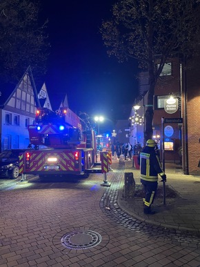 FW Horn-Bad Meinberg: Arbeitsintensive Silvester-Nacht - mehrere Brände halten die Feuerwehr auf Trab