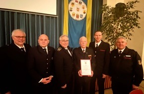 Kreisfeuerwehrverband Ennepe-Ruhr e.V.: FW-EN: Kreisdelegiertentag der EN-Feuerwehren in Wetter - Norbert Lohoff mit der der Ehrennadel der Sonderstufe geehrt und nun Ehrenmitglied - Matthias Jansen neuer Vize-Präsident