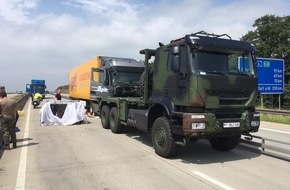 PIZ Heer: Soldaten verhindern auf der Autobahn schweren Unfall