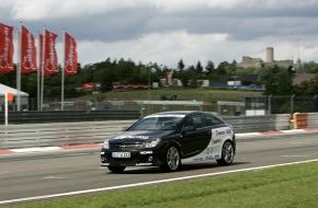 Opel Automobile GmbH: OPC Race Camp - Stufe drei: "Top 20" kämpfen um Rennlizenz