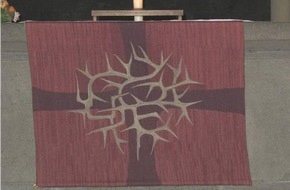 Polizeiinspektion Hildesheim: POL-HI: Diebstahl eines Altartuches aus der St. Andreas Kirche in Hildesheim