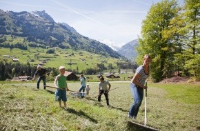 Caritas Schweiz / Caritas Suisse: Caritas-Bergeinsatz - Freiwillige gesucht: Bauernfamilien in Not brauchen Hilfe (BILD)