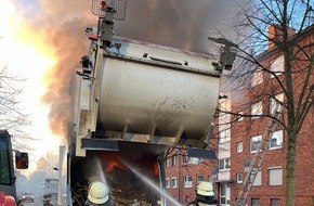 Feuerwehr Bremerhaven: FW Bremerhaven: Brand eines M&uuml;llfahrzeugs in Geestem&uuml;nde