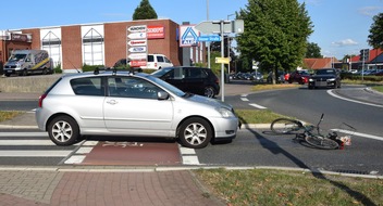 Kreispolizeibehörde Herford: POL-HF: Verkehrsunfall -
Radfahrer im Kreisel angefahren