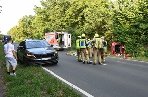 Feuerwehr Pulheim: FW Pulheim: Stommeln - PKW landete im Stra&szlig;engraben