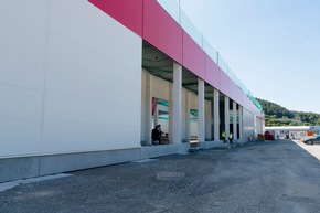 BAUHAUS feiert Richtfest f&uuml;r neues Fachcentrum in Nagold