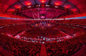 Magische Weltrekord-Show in Frankfurt – Ehrlich Brothers und ihre Fans für drei RID-Weltrekorde ausgezeichnet