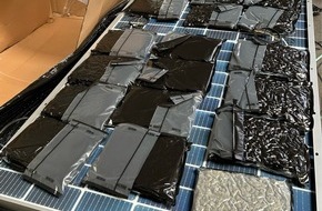 Zollfahndungsamt Frankfurt am Main: ZOLL-F: Frankfurter Zoll deckt Marihuana-Schmuggel in Solarmodulen auf