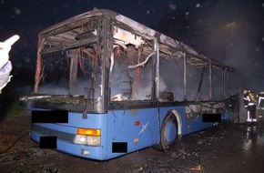 Polizeidirektion Wittlich: POL-PDWIL: Vollbrand eines Schulbusses