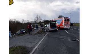 Polizeiinspektion Wilhelmshaven/Friesland: POL-WHV: Verkehrsunfall mit drei verletzten Personen in Altg&ouml;dens