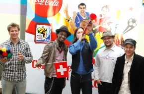 Coca-Cola Schweiz GmbH: Un chanteur à l'assaut des hit-parades & Un nouveau groupe suisse /
K'Naan rencontre 77 Bombay Street