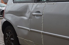 Polizeiinspektion Nienburg / Schaumburg: POL-NI: Unbekannter beschädigt geparkten PKW VW Lupo erheblich !

[mit der Bitte um Veröffentlichung]