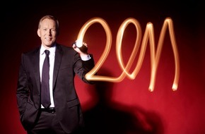 SAT.1: Kerner auf Reisen: "2011 - ganz nah! Der Jahresrückblick mit Johannes B. Kerner"  mit Lady Gaga, Til Schweiger, Dirk Nowitzki, Marcel Gleffe am 15. Dezember 2012 um 22.25 Uhr in SAT.1 (mit Bild)