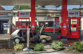 Feuerwehr Gelsenkirchen: FW-GE: Brennender PKW an einer Tankstelle - Feuerwehr verhindert Schlimmeres